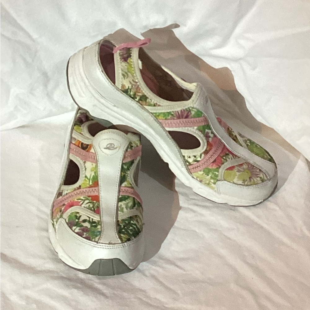 Woman tennis slip on size 10